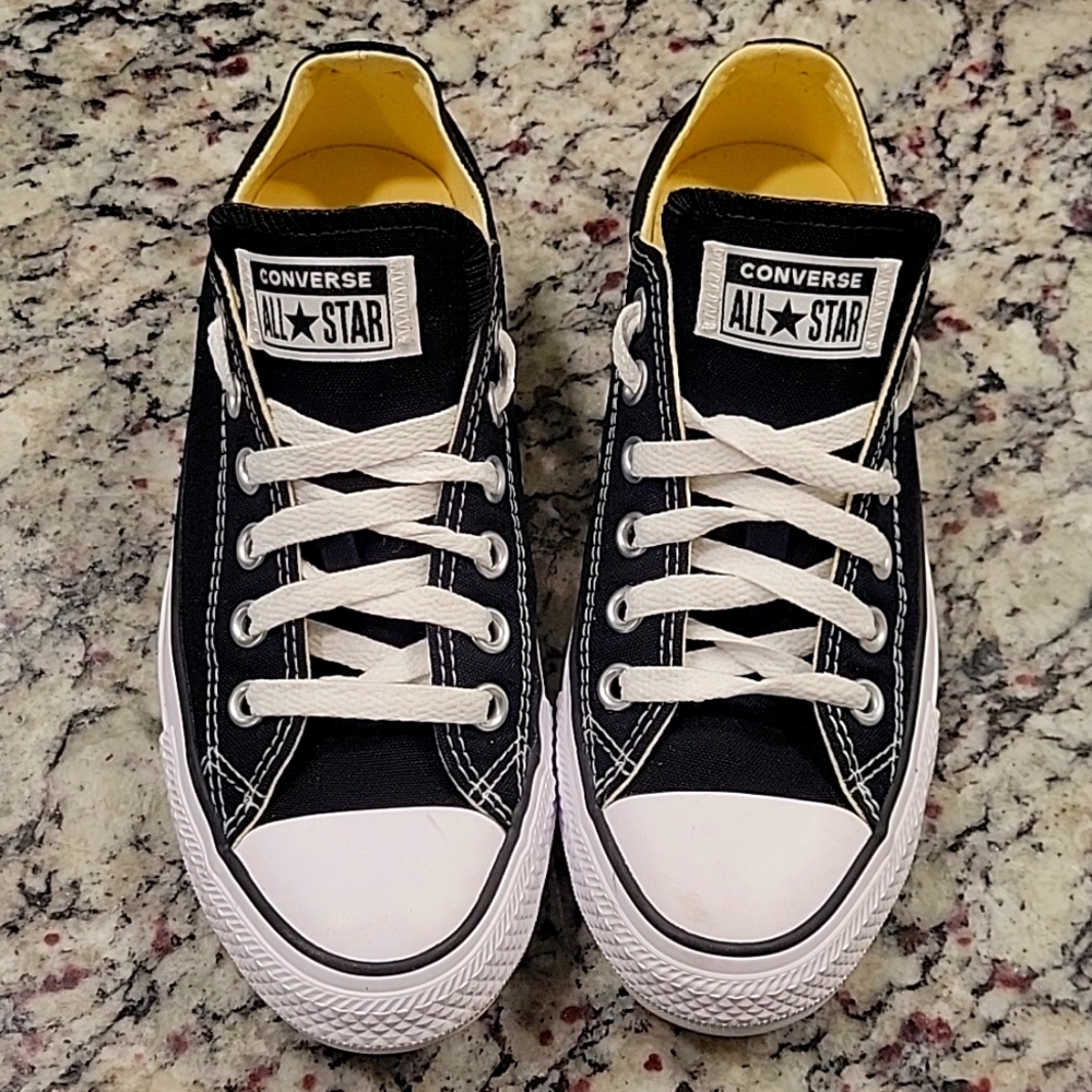 Women's Size 7 Converse